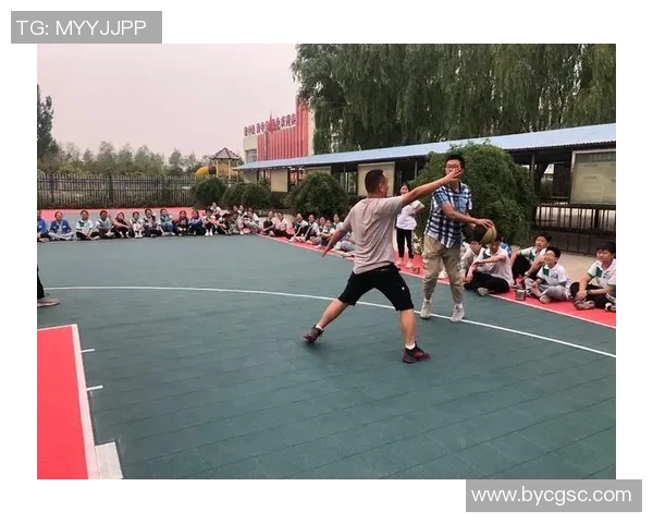 文班化身怪物队内训练持球一条龙暴力炸筐 文班化身怪物队内训练持球一条龙暴力炸筐