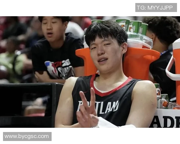 媒体人杨瀚森要加强篮板能力,三分要成为常规武器 媒体人杨瀚森要加强篮板能力,三分要成为常规武器