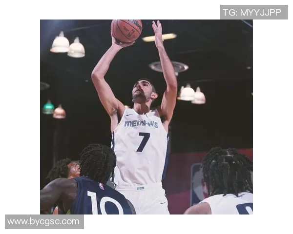 攻防表现真稳定!阿尔达马12中6&三分5中2贡献14分10板5助3断 攻防表现真稳定!阿尔达马12中6&三分5中2贡献14分10板5助3断