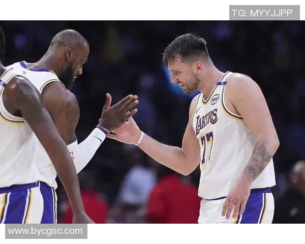 湖人129-119独行侠迎喜1忧！里弗斯蜕变，艾顿太重要，替补有点拉